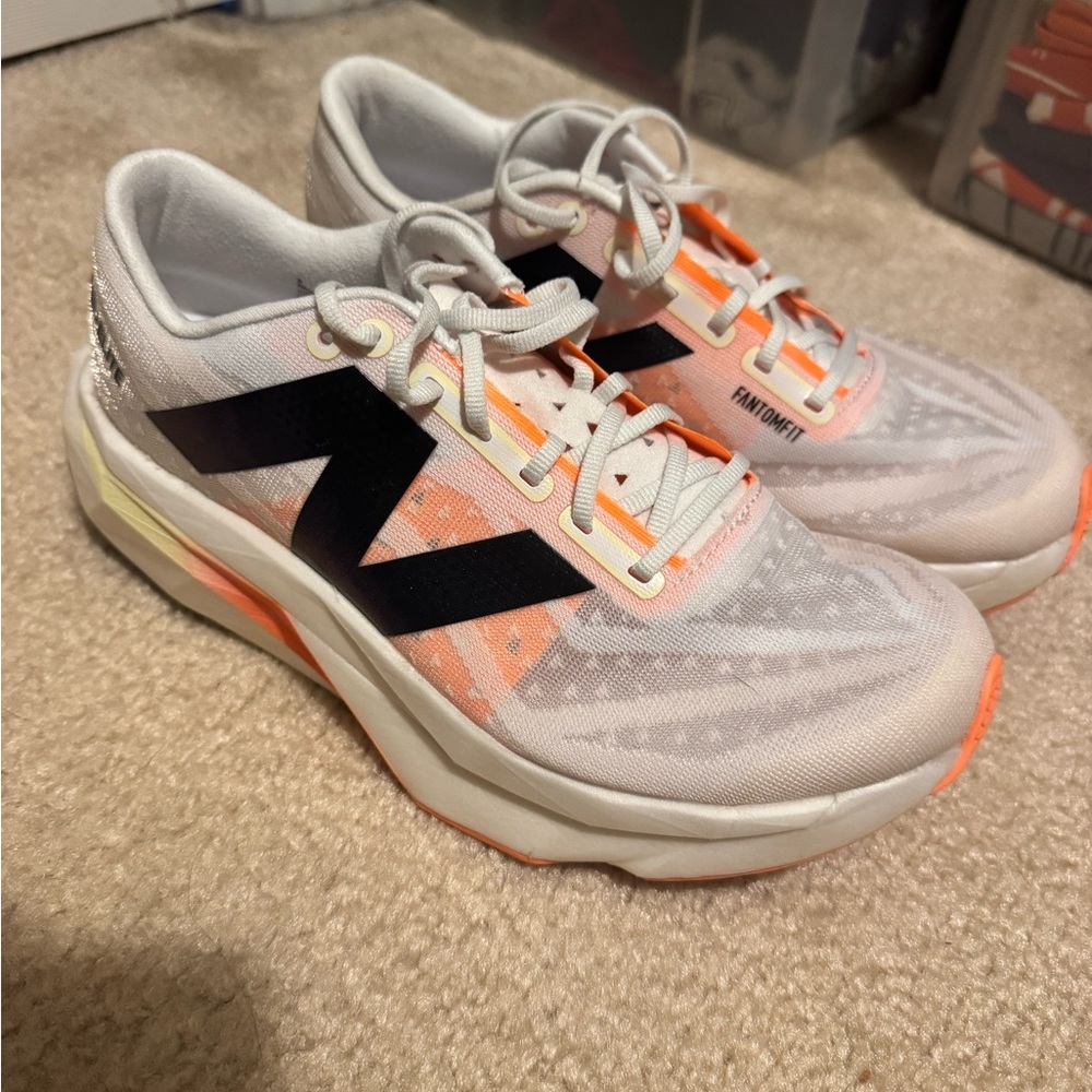 Like New-New Balance FuelCell SuperComp Elite v4 - White /Angora - Picture 2 of 4